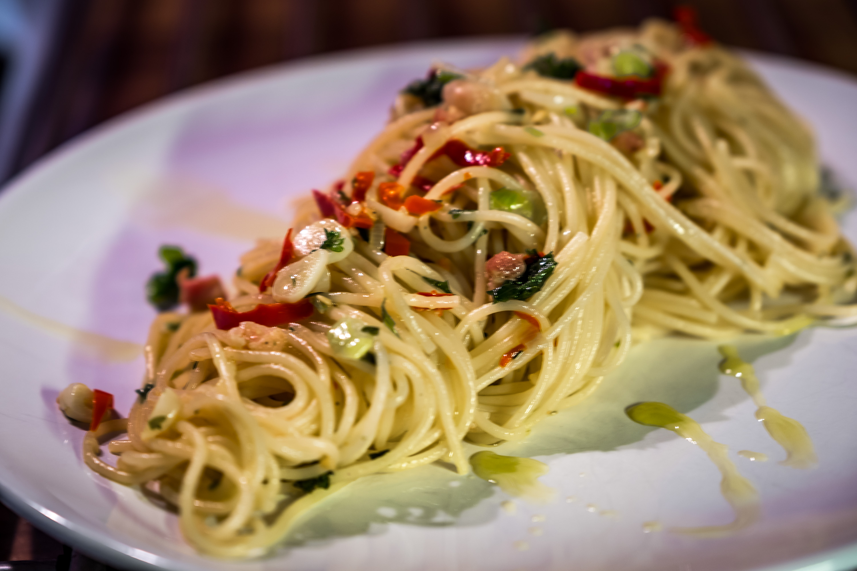 Spaghetti alá aglio olio peperoncino s pancettou