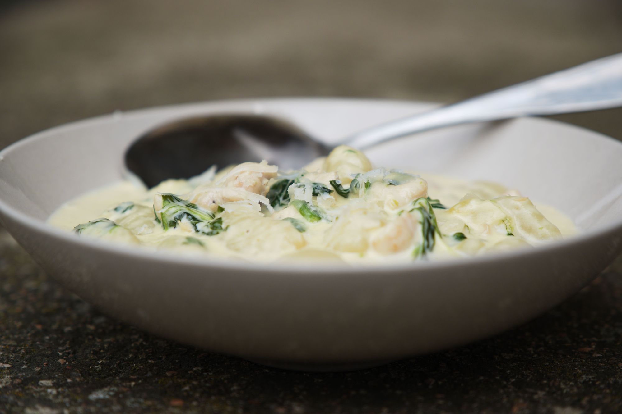 Gnocchi se špenátem a kuřecím masem