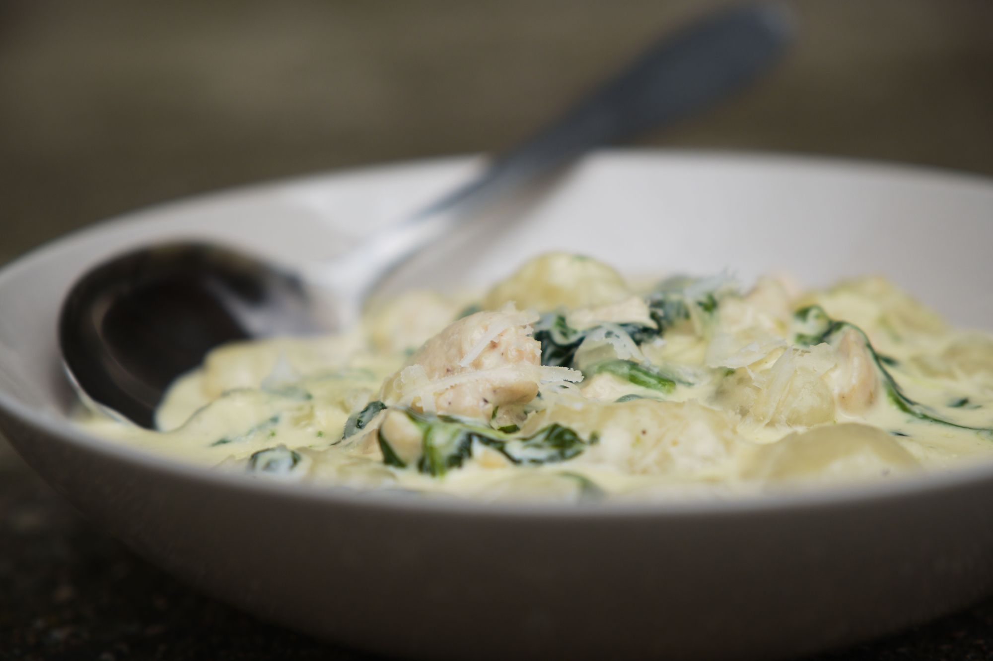 Gnocchi se špenátem a kuřecím masem