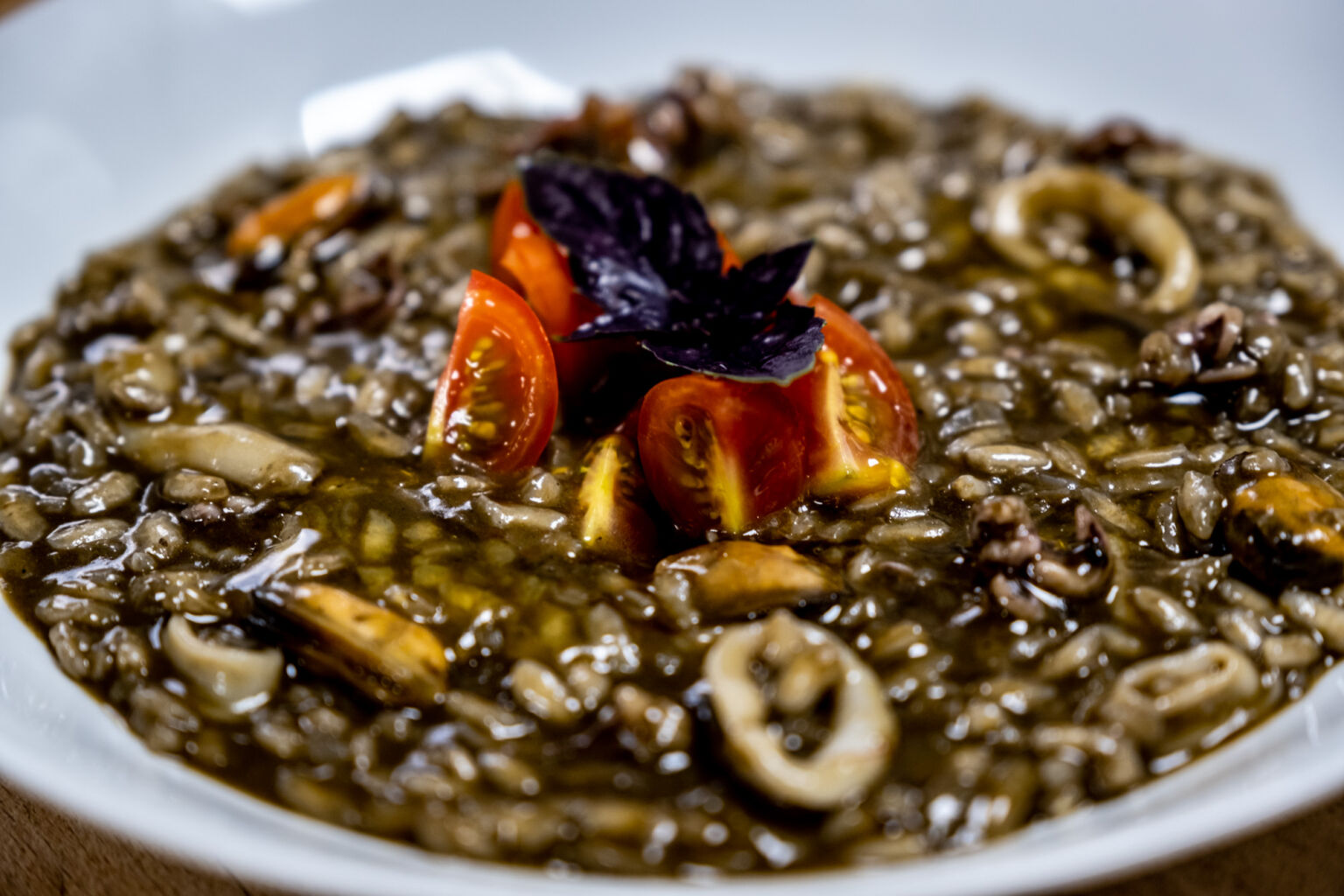 Černé rizoto známé spíš jako Risotto Nero Letem gastro světem