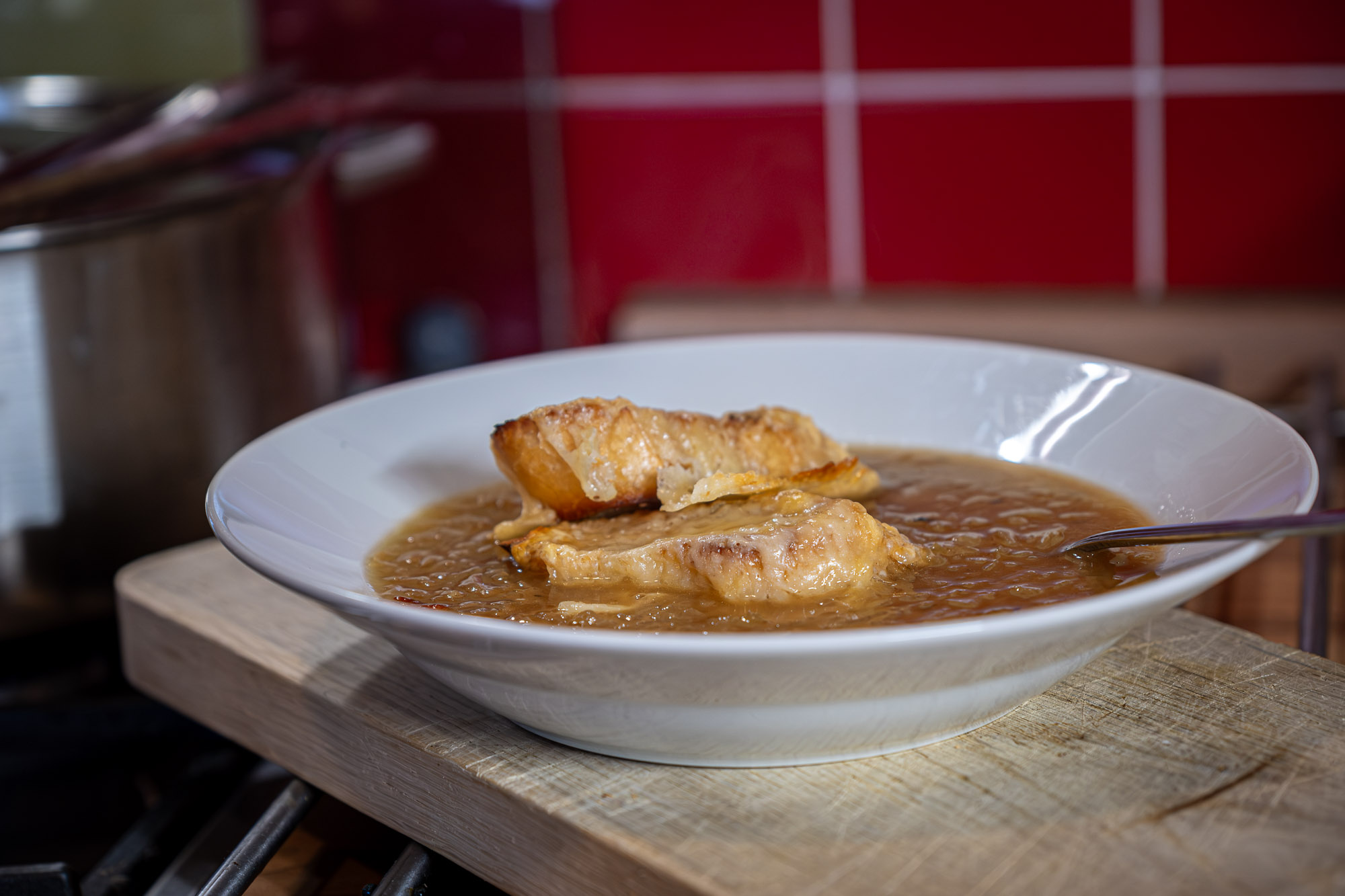 Francouzská cibulová polévka