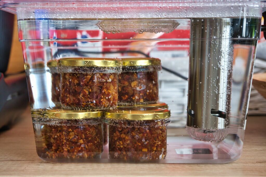 Sklenice slaninového burgeru - bacon jam - zavařování