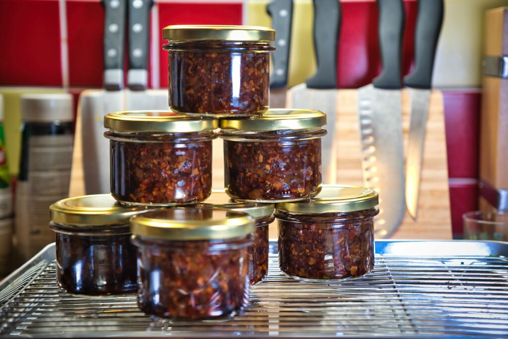 Sklenice slaninového burgeru - bacon jam