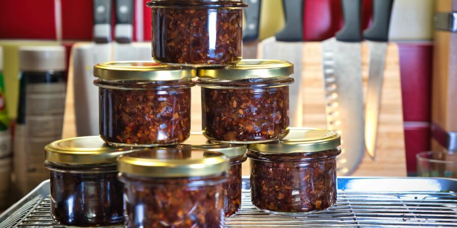 Sklenice slaninového burgeru - bacon jam