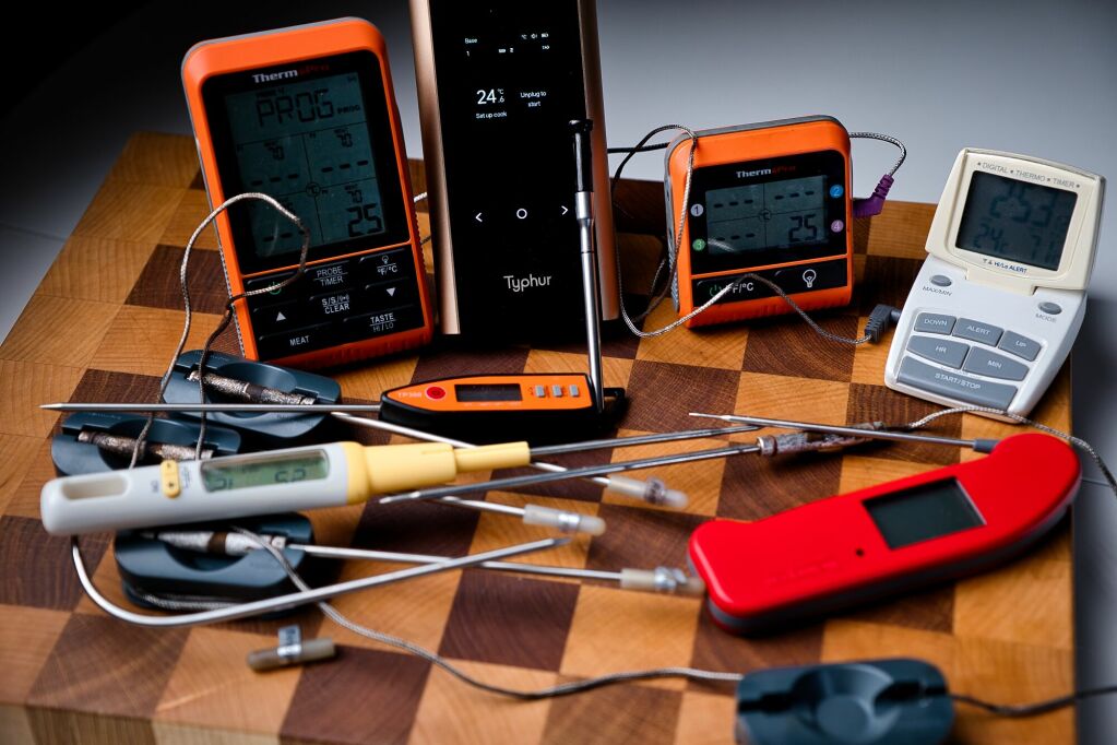 Různé teploměry na vaření, grilování nebo uzení