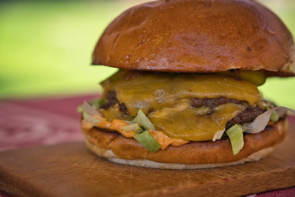 Double smash burger z Velké
